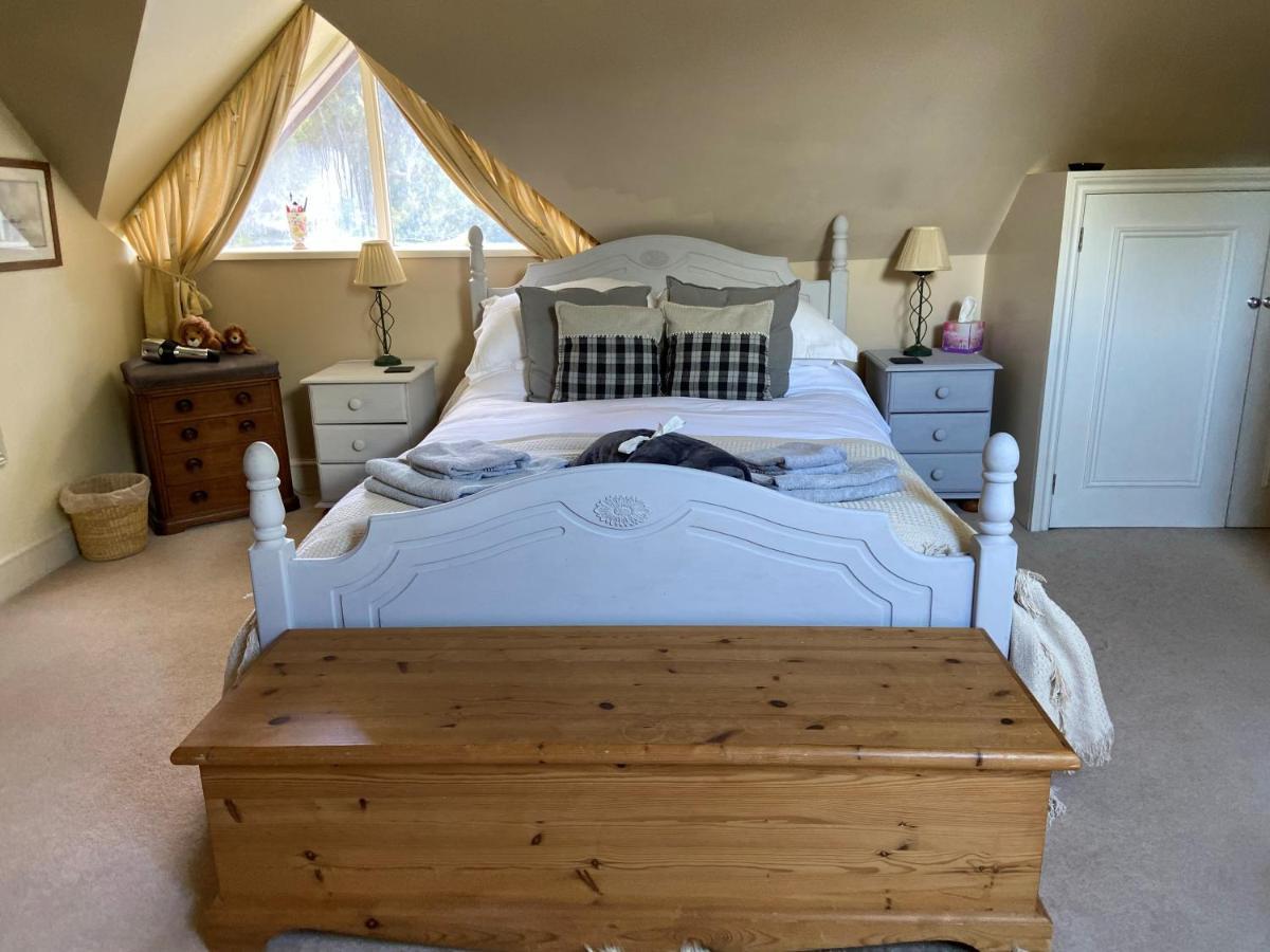 5 Charlton Mill Way B&B Chichester Bagian luar foto