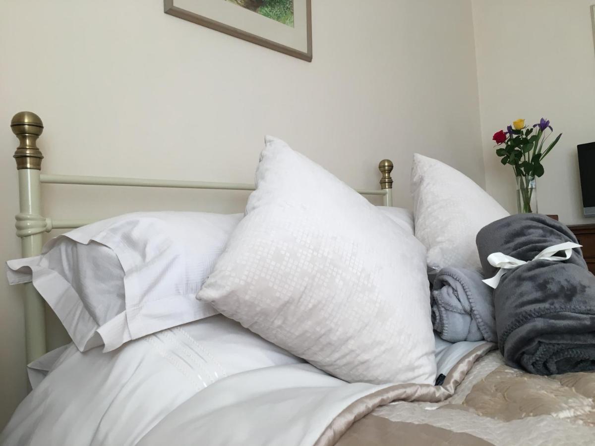 5 Charlton Mill Way B&B Chichester Ruang foto