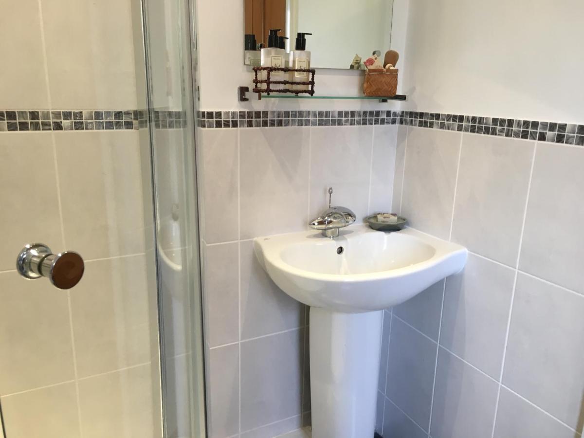 5 Charlton Mill Way B&B Chichester Ruang foto